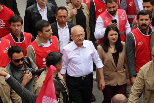 Kılıçdaroğlu, Gençlerle Anıtkabir'e Yürüdü: 